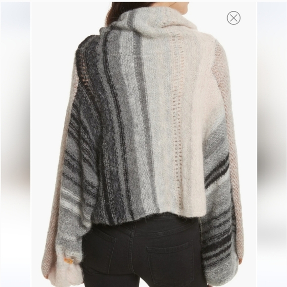 Free People Alpaca Blend Cloud Kicker Cropped Cowl Neck Sweater Size M/L - Picture 4 of 15